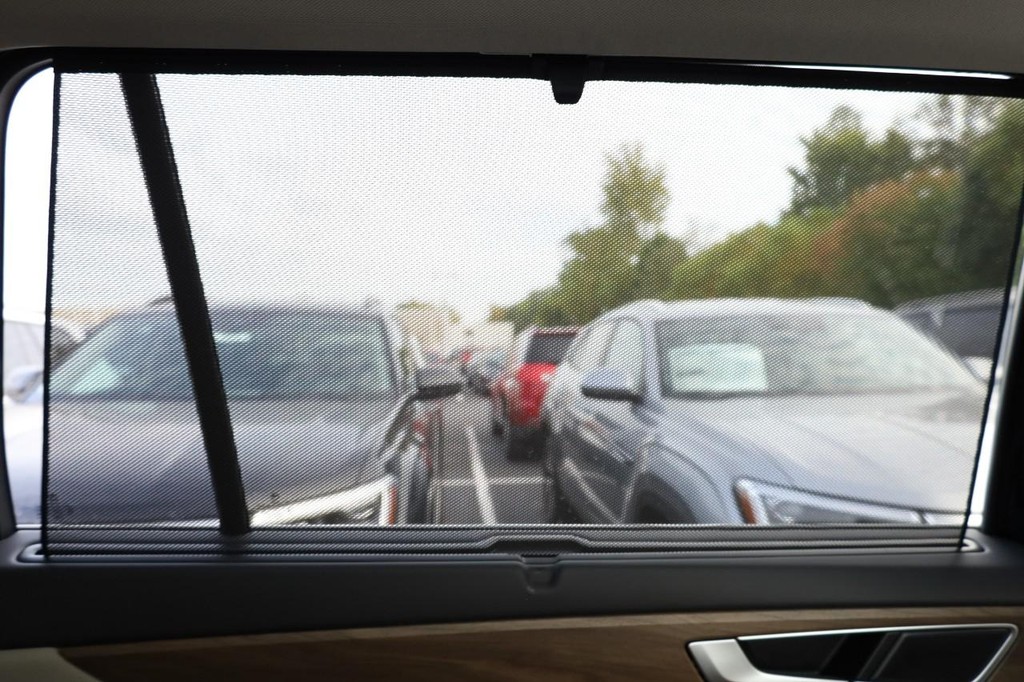 Volkswagen Atlas Vehicle Full-screen Gallery Image 28