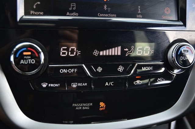 Nissan Murano Vehicle Image 15