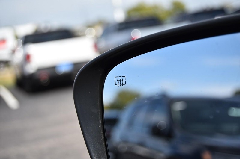 Nissan Murano Vehicle Image 10