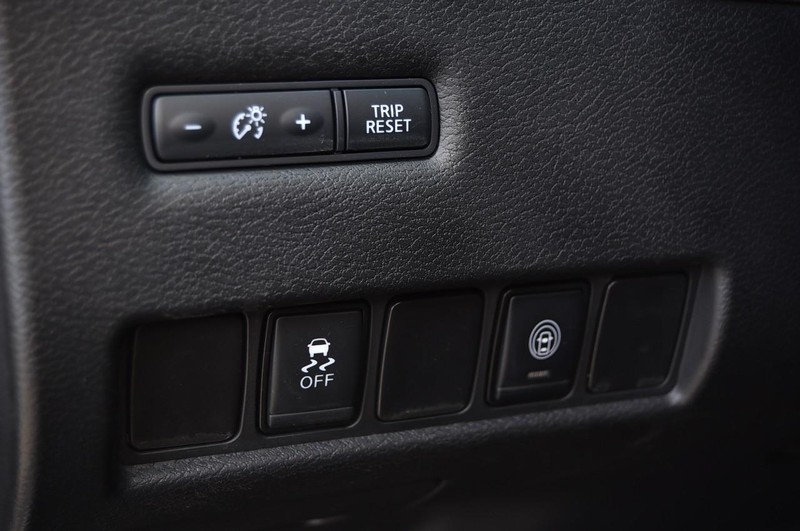 Nissan Murano Vehicle Image 11