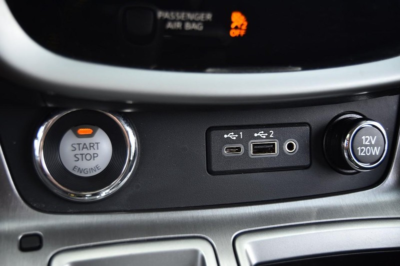 Nissan Murano Vehicle Image 16