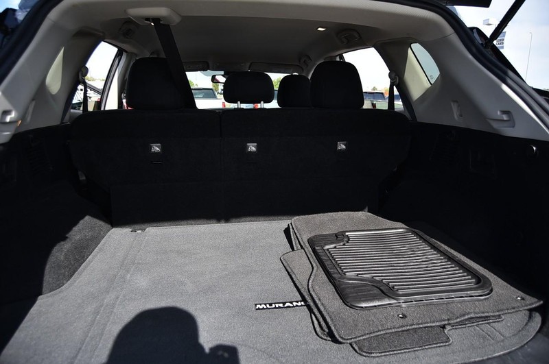 Nissan Murano Vehicle Image 22