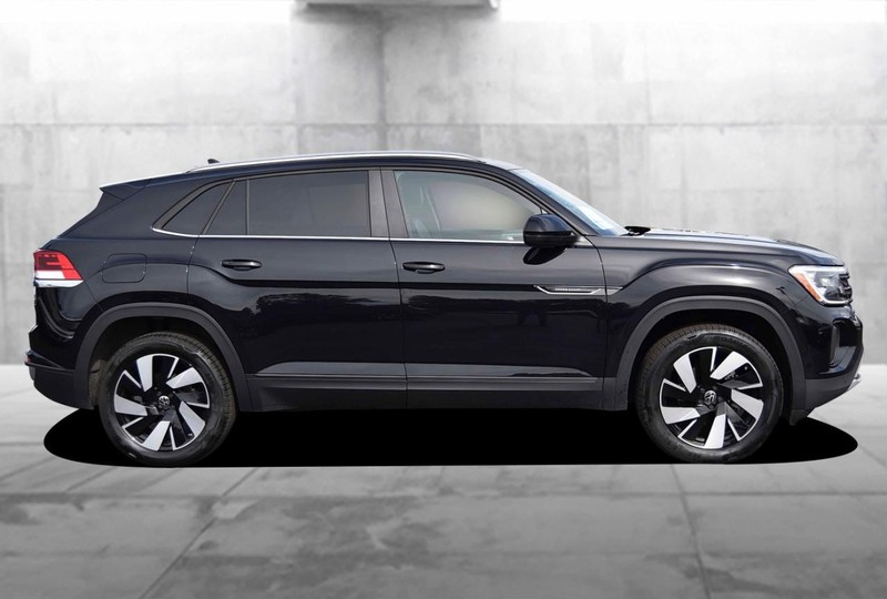 Volkswagen Atlas Cross Sport Vehicle Image 05