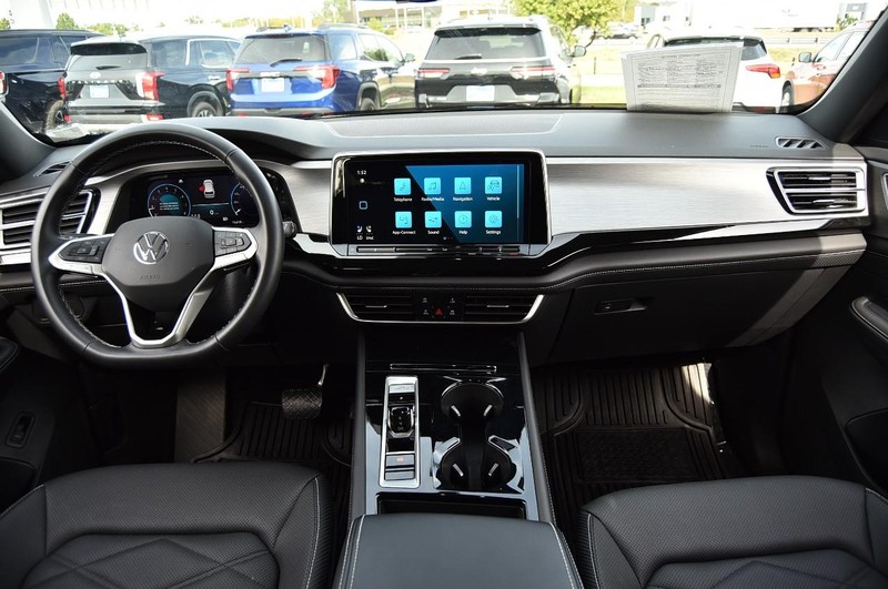 Volkswagen Atlas Cross Sport Vehicle Image 07