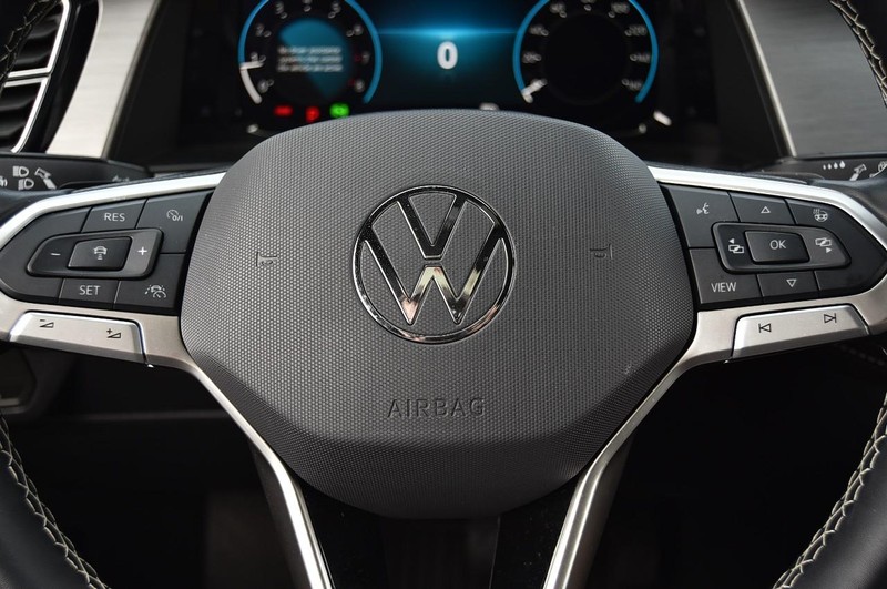 Volkswagen Atlas Cross Sport Vehicle Image 17