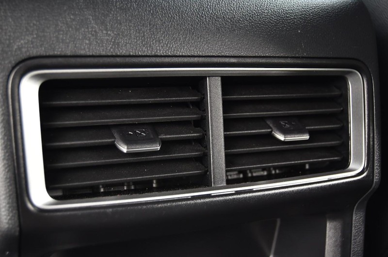 Volkswagen Atlas Cross Sport Vehicle Image 21