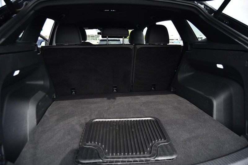 Volkswagen Atlas Cross Sport Vehicle Image 23