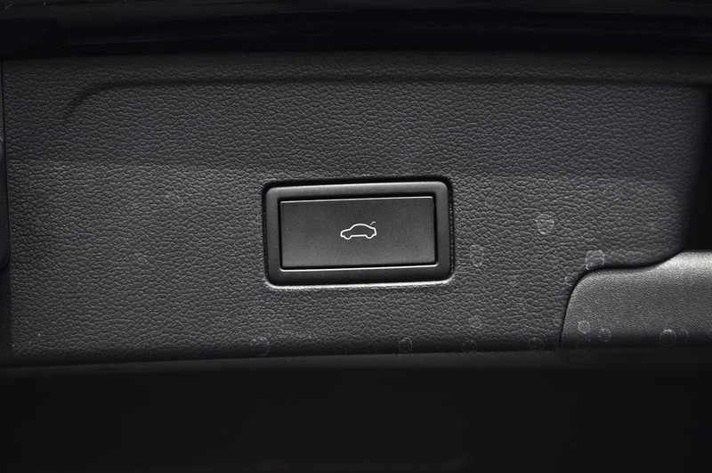 Volkswagen Atlas Cross Sport Vehicle Image 24