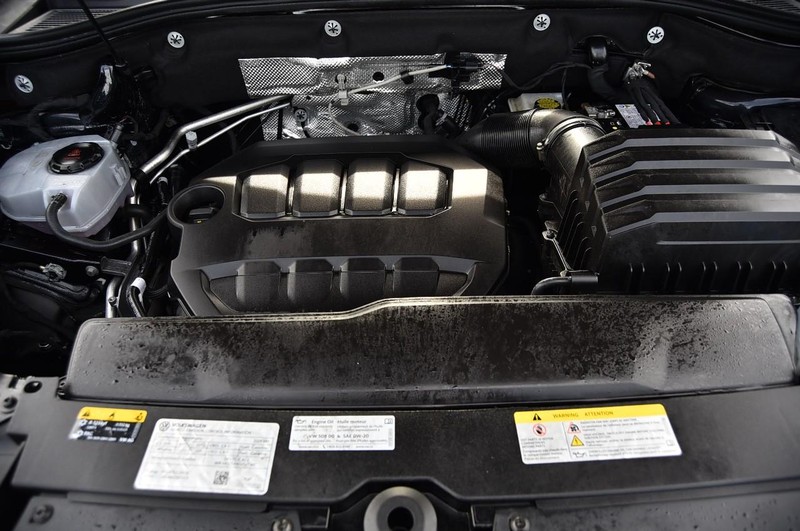 Volkswagen Atlas Cross Sport Vehicle Image 25