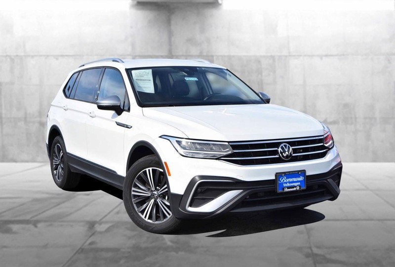 Volkswagen Tiguan Vehicle Image 02