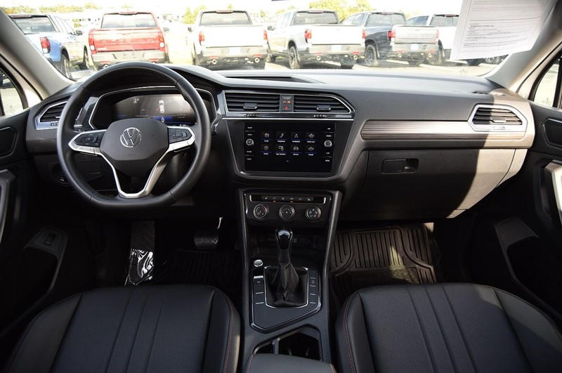 Volkswagen Tiguan Vehicle Image 07