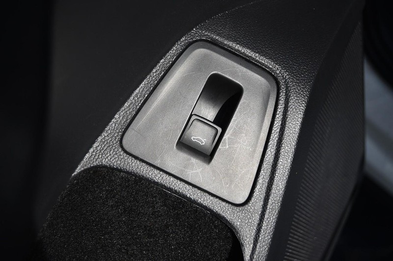 Volkswagen Tiguan Vehicle Image 09