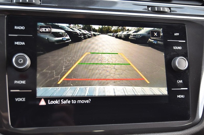 Volkswagen Tiguan Vehicle Image 13