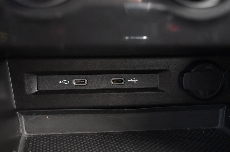 Volkswagen Tiguan Vehicle Image 16