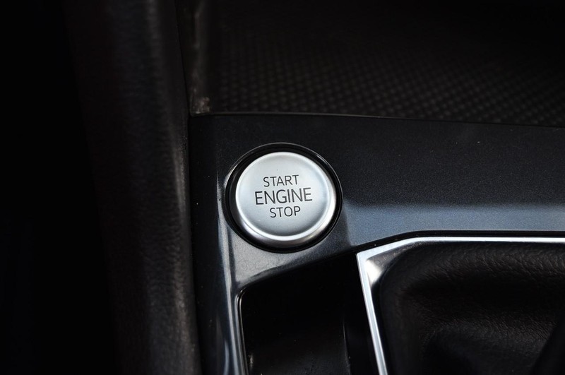 Volkswagen Tiguan Vehicle Image 17