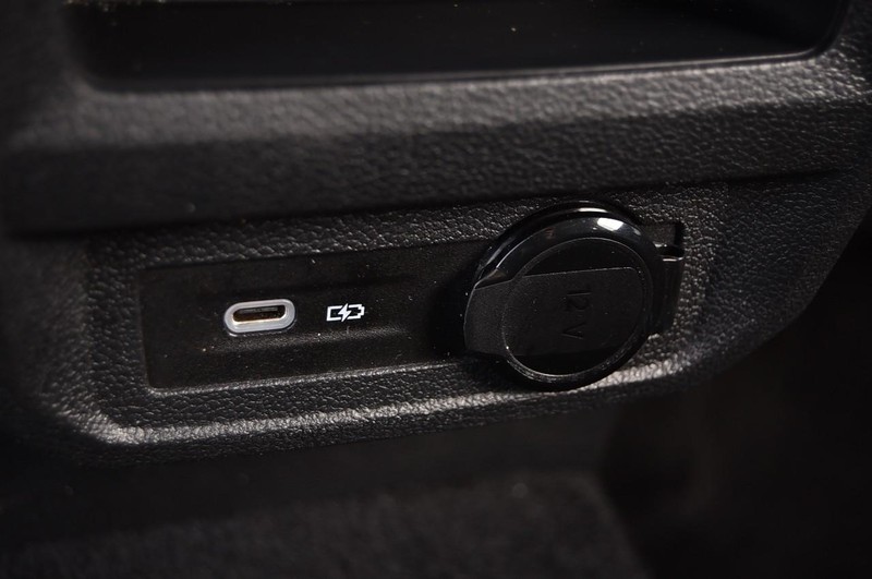 Volkswagen Tiguan Vehicle Image 23