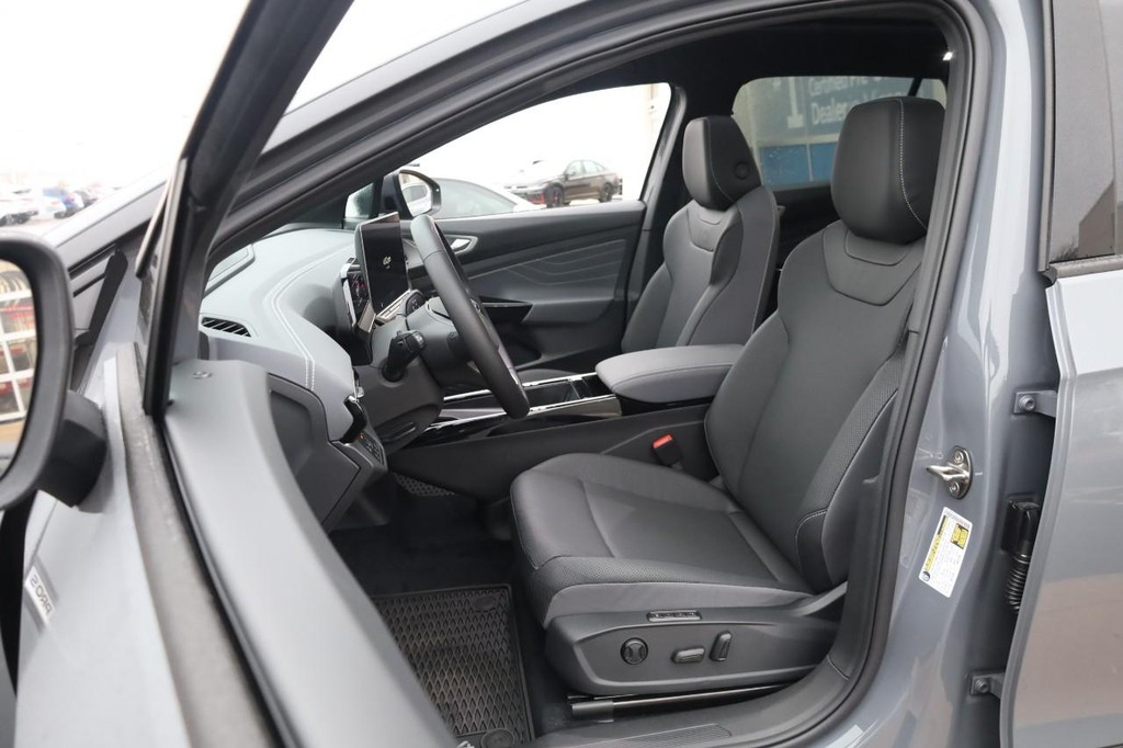 Volkswagen ID.4 Vehicle Full-screen Gallery Image 8