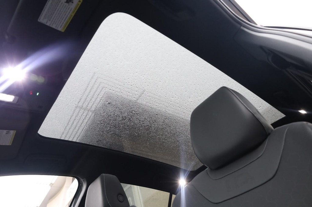 Volkswagen ID.4 Vehicle Full-screen Gallery Image 9