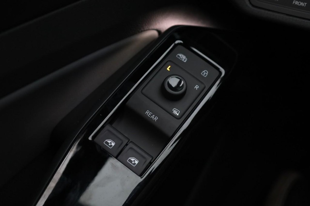 Volkswagen ID.4 Vehicle Full-screen Gallery Image 19