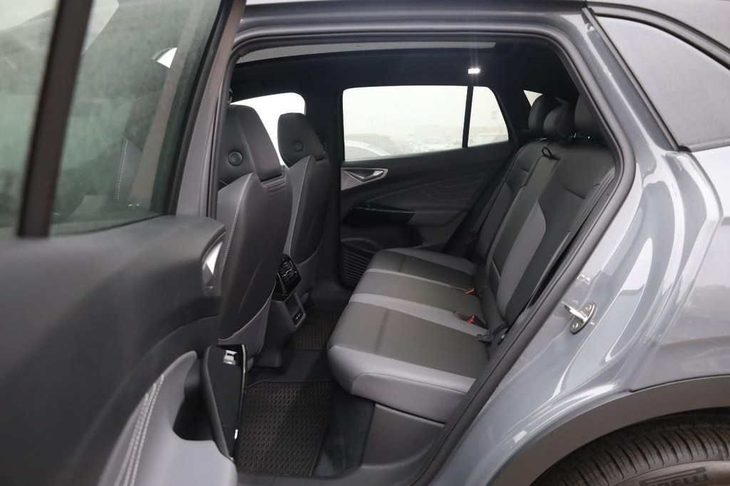 Volkswagen ID.4 Vehicle Full-screen Gallery Image 21