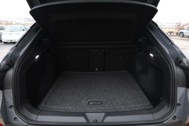 Volkswagen ID.4 Vehicle Image 07