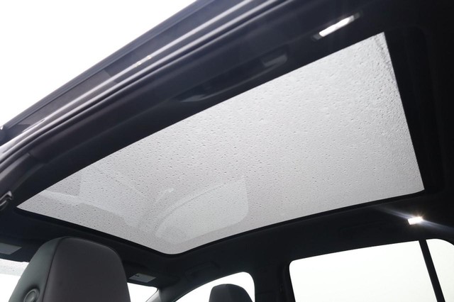 Volkswagen ID.4 Vehicle Image 10