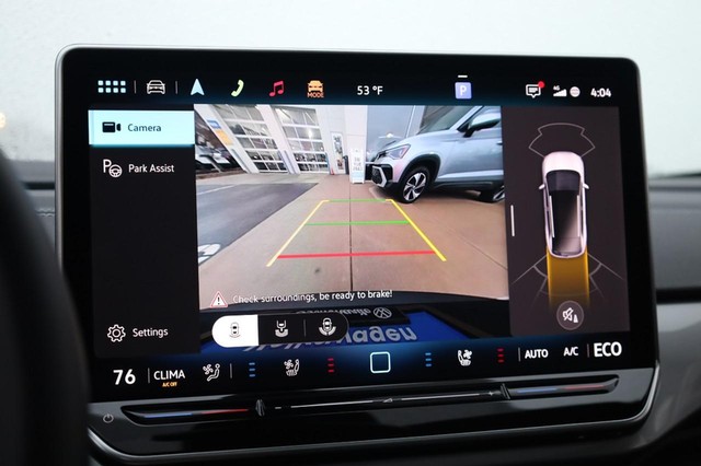 Volkswagen ID.4 Vehicle Image 17