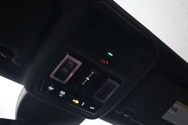 Volkswagen ID.4 Vehicle Image 18