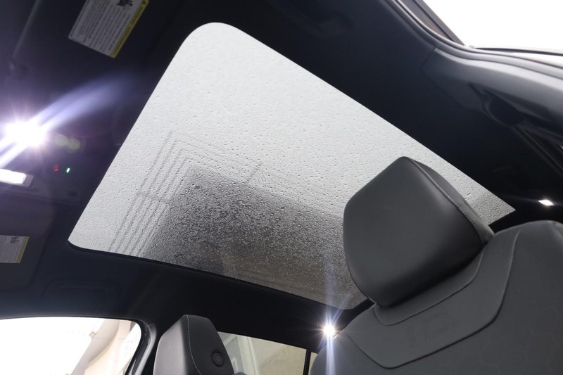 Volkswagen ID.4 Vehicle Image 09