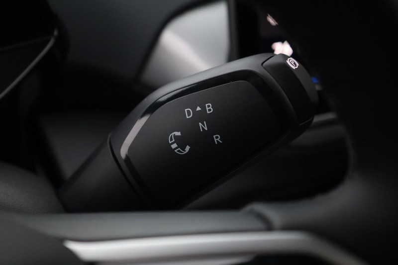 Volkswagen ID.4 Vehicle Image 16