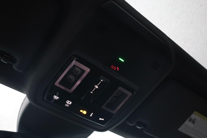 Volkswagen ID.4 Vehicle Image 18