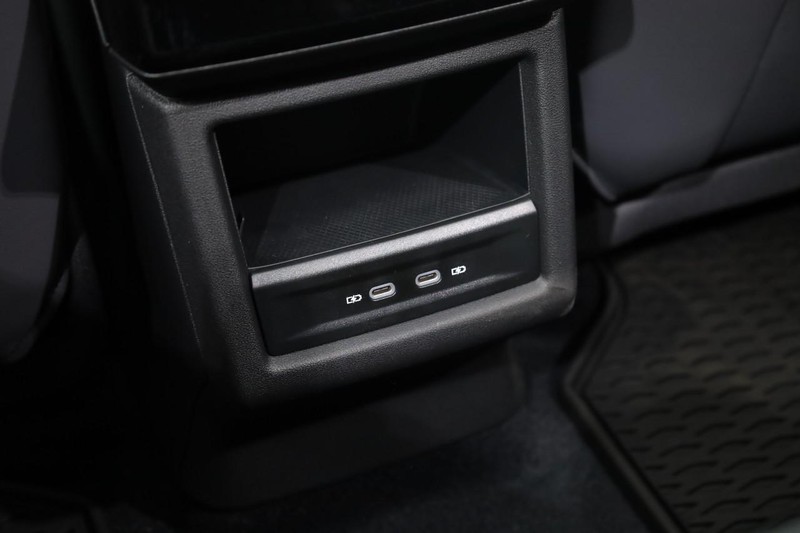 Volkswagen ID.4 Vehicle Image 22