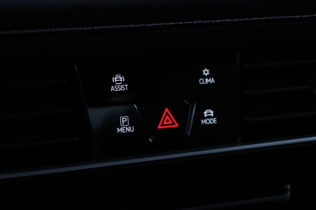 Volkswagen Atlas Vehicle Full-screen Gallery Image 15