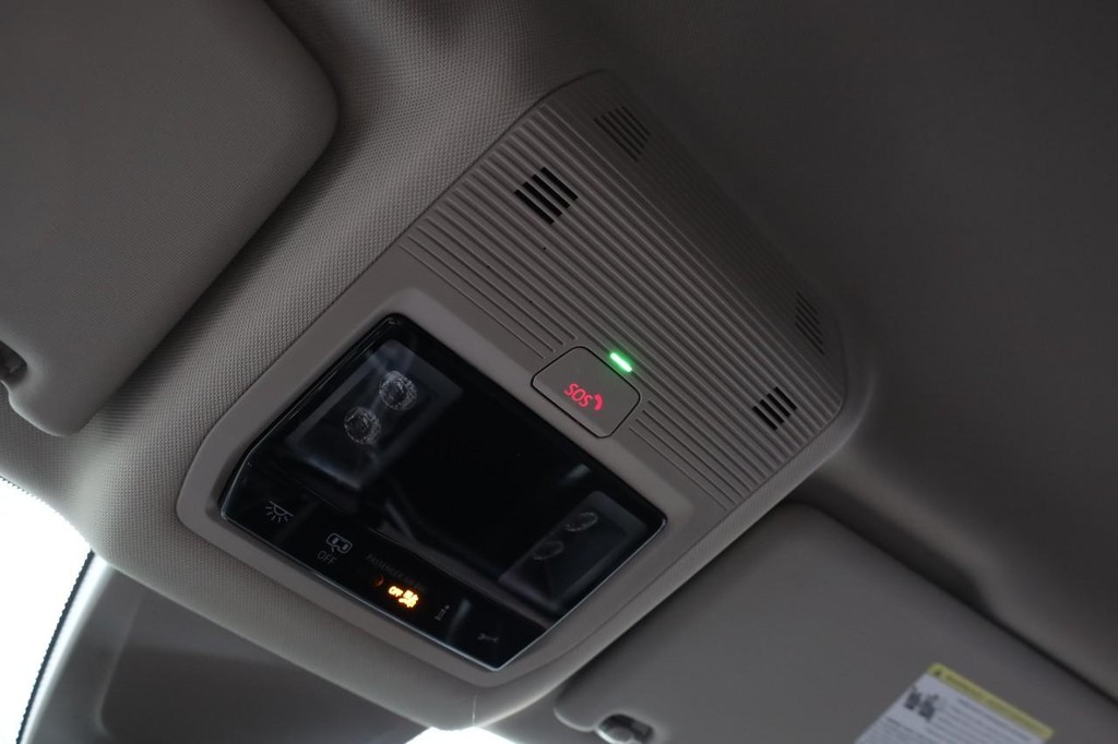 Volkswagen Atlas Vehicle Full-screen Gallery Image 18