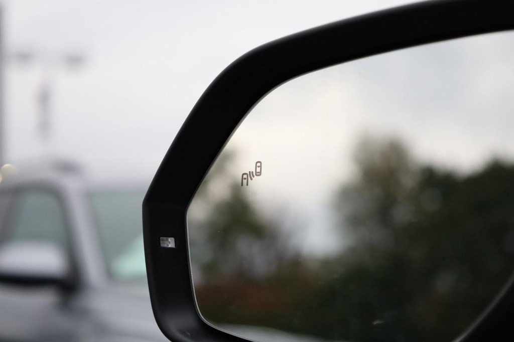 Volkswagen Atlas Vehicle Full-screen Gallery Image 21