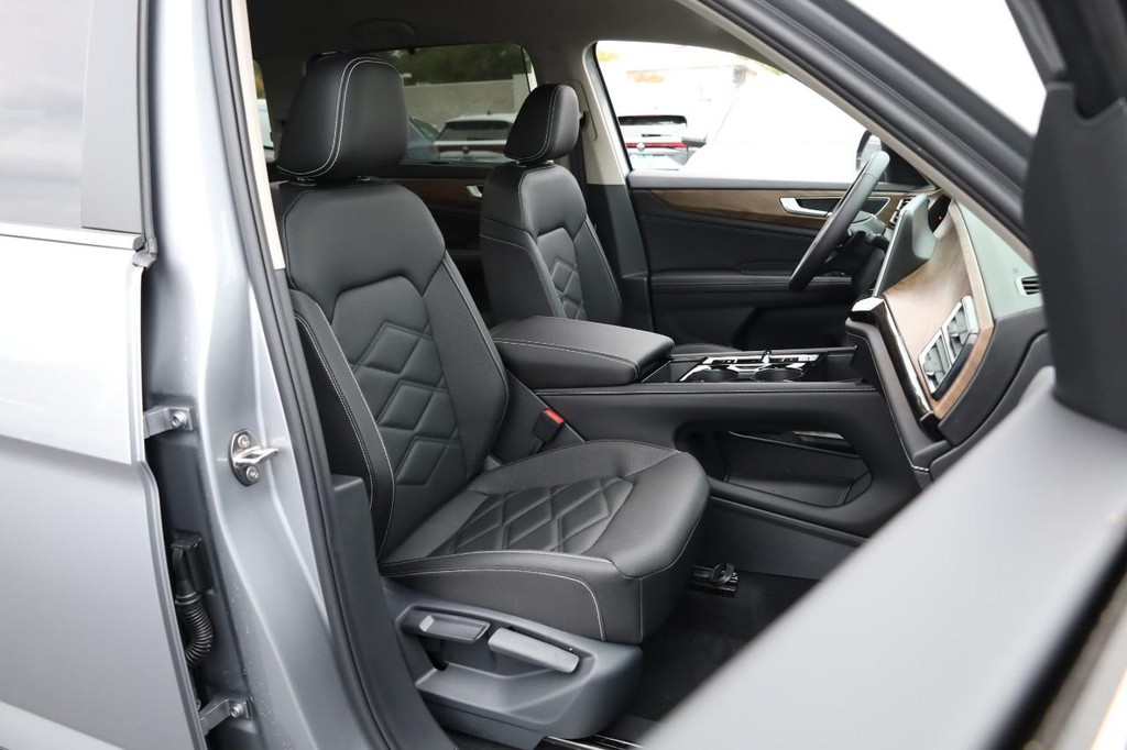 Volkswagen Atlas Vehicle Full-screen Gallery Image 28