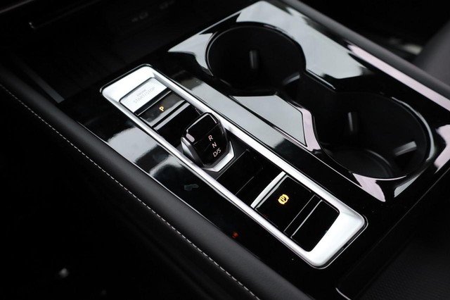 Volkswagen Atlas Vehicle Image 17