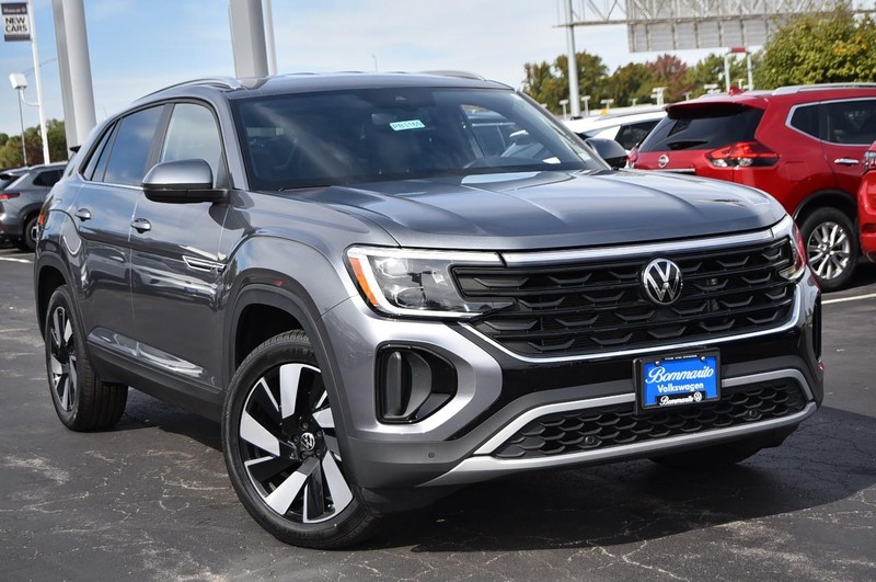 Volkswagen Atlas Cross Sport Vehicle Image 02