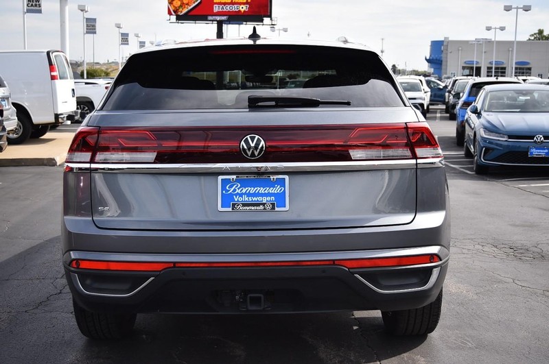 Volkswagen Atlas Cross Sport Vehicle Image 06