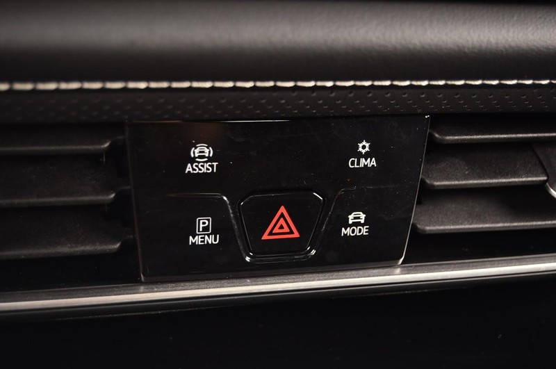 Volkswagen Atlas Cross Sport Vehicle Image 15