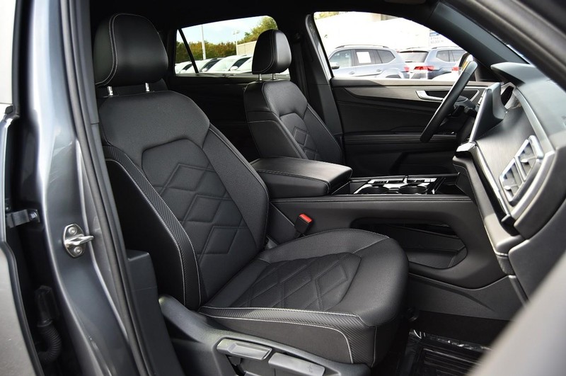 Volkswagen Atlas Cross Sport Vehicle Image 20