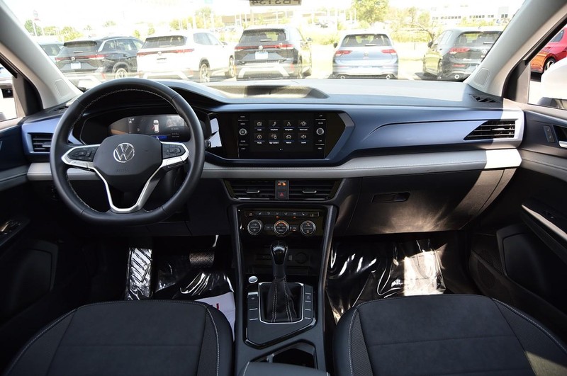 Volkswagen Taos Vehicle Image 07