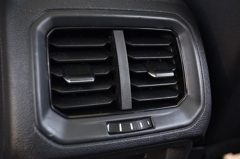 Volkswagen Taos Vehicle Image 23