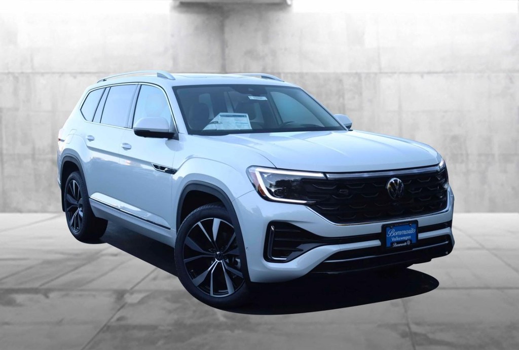 Volkswagen Atlas Vehicle Full-screen Gallery Image 2