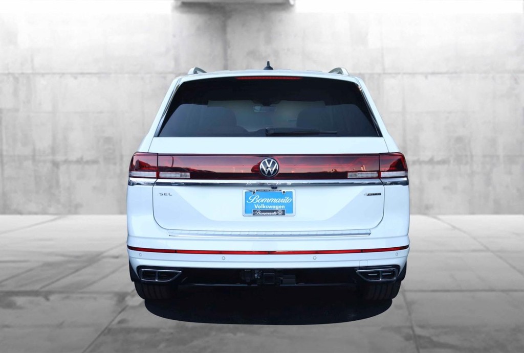 Volkswagen Atlas Vehicle Full-screen Gallery Image 6