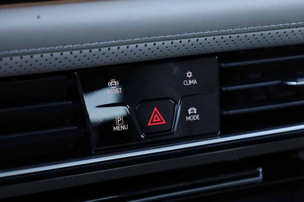 Volkswagen Atlas Vehicle Full-screen Gallery Image 19