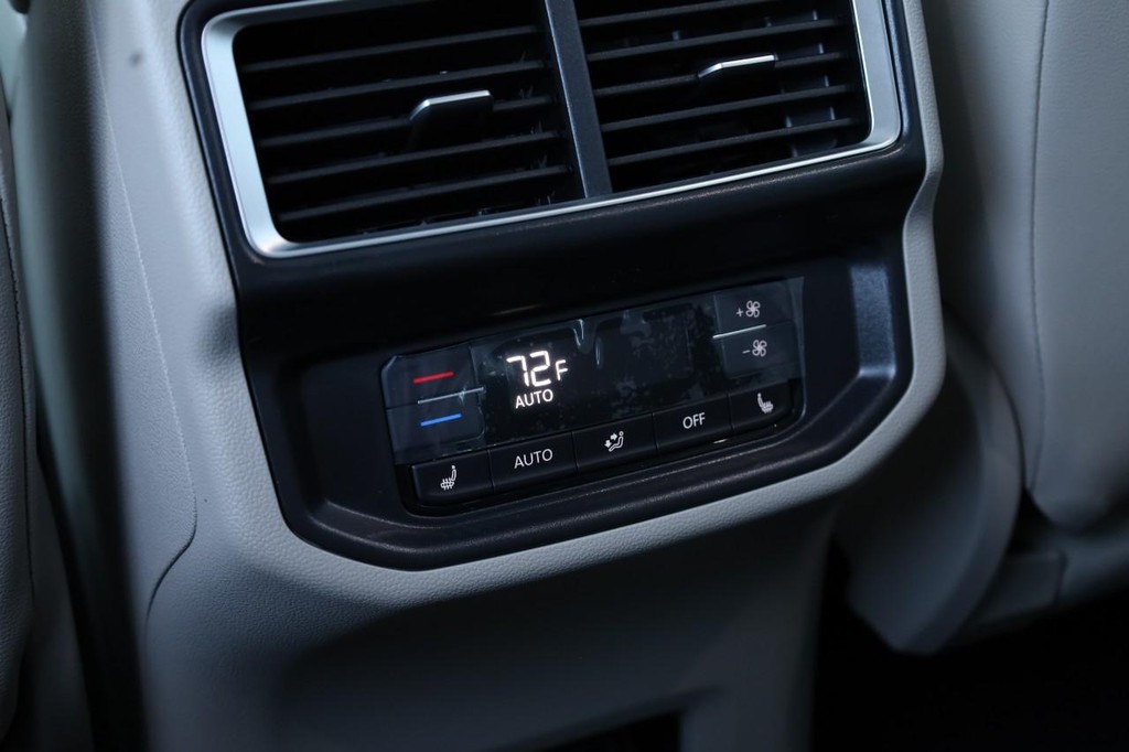 Volkswagen Atlas Vehicle Full-screen Gallery Image 27