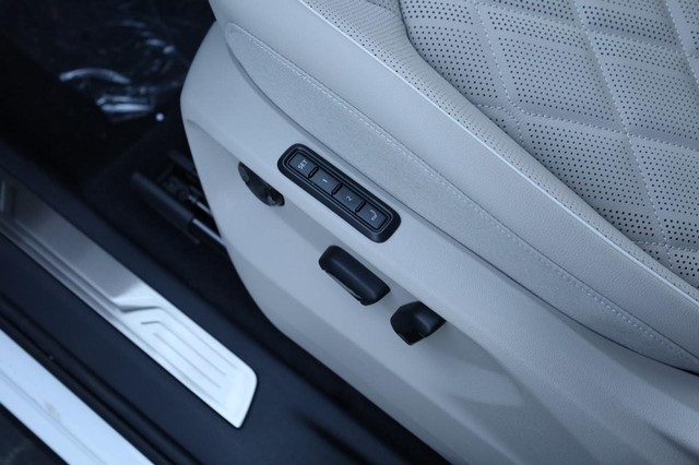 Volkswagen Atlas Vehicle Image 11