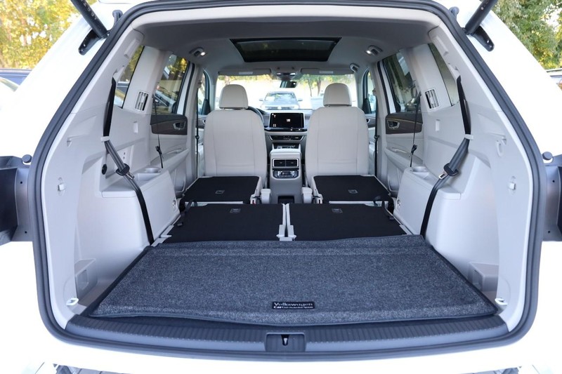 Volkswagen Atlas Vehicle Image 09