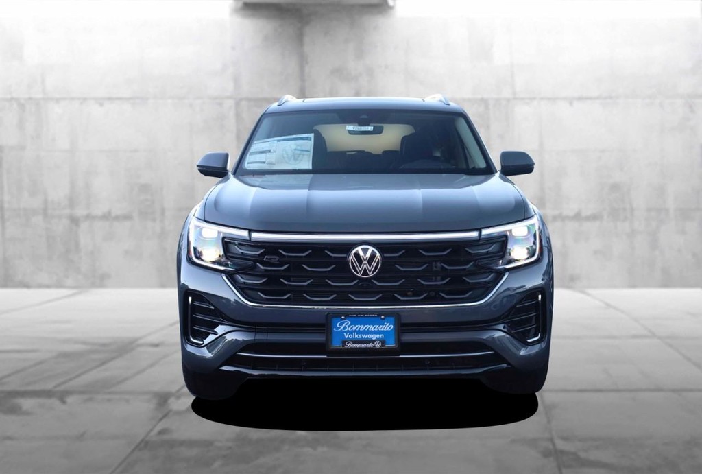 Volkswagen Atlas Vehicle Full-screen Gallery Image 4